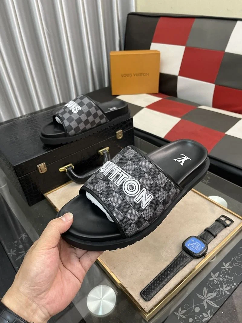 Stylish Louis Vuitton Slippers 32631