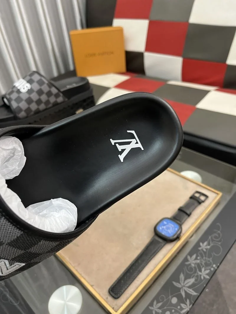Stylish Louis Vuitton Slippers 32631