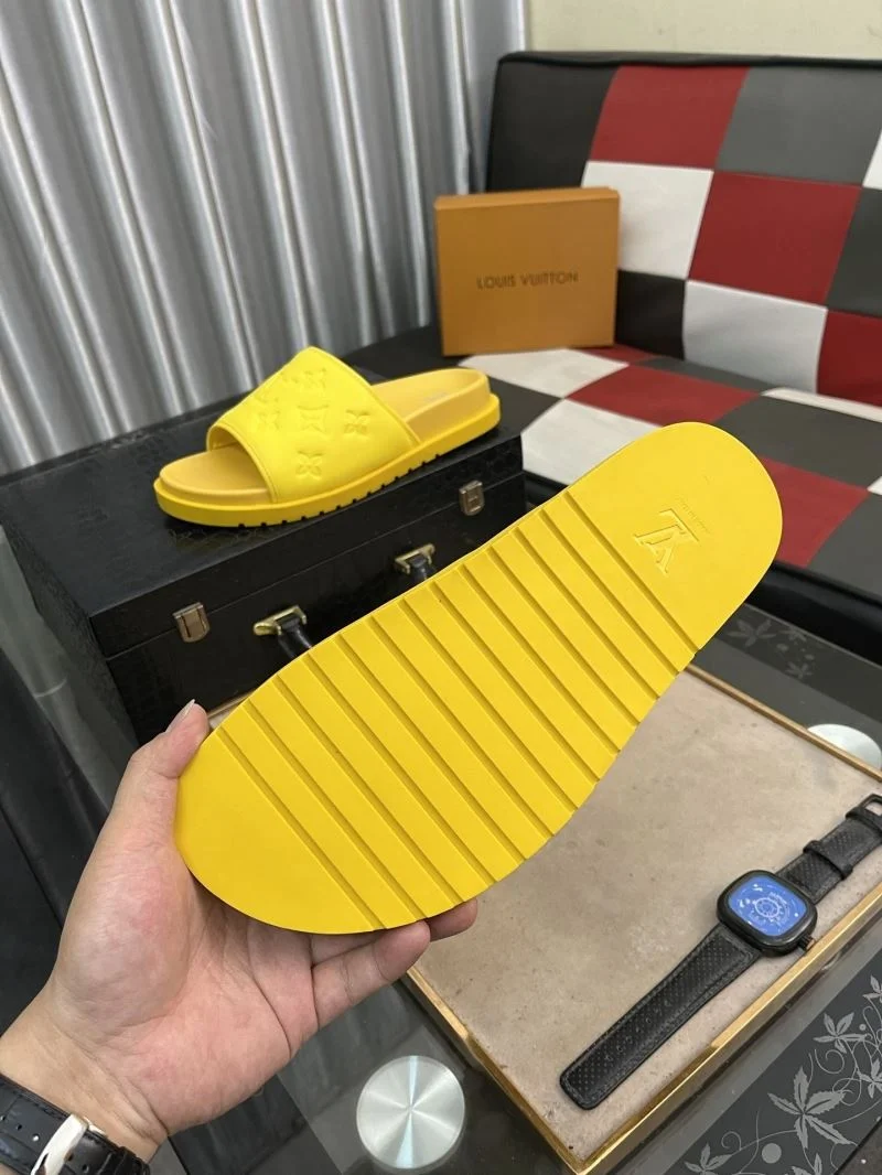 Lightweight Louis Vuitton Slippers 32621