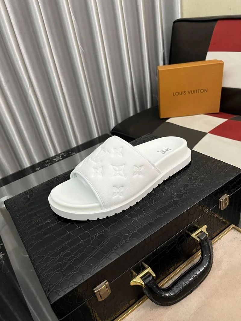 Modern Louis Vuitton Slippers 32619