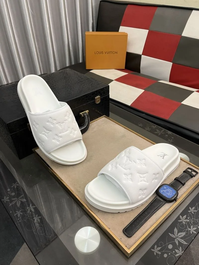 Modern Louis Vuitton Slippers 32619