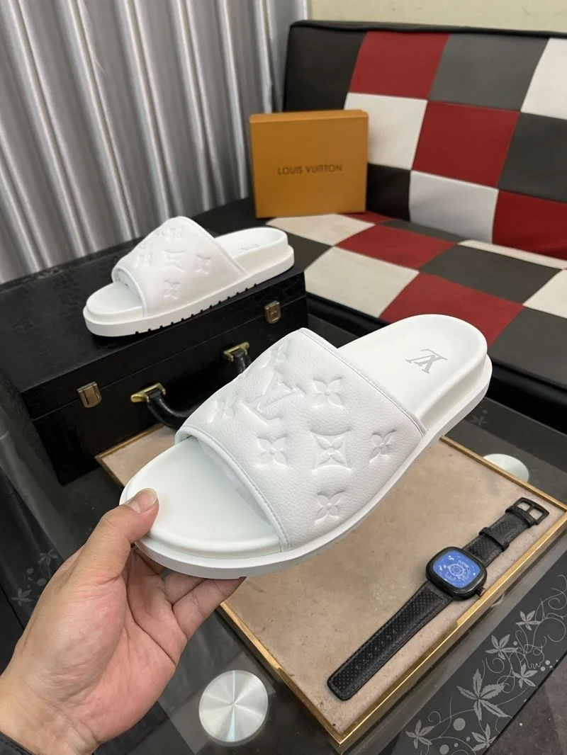 Modern Louis Vuitton Slippers 32619