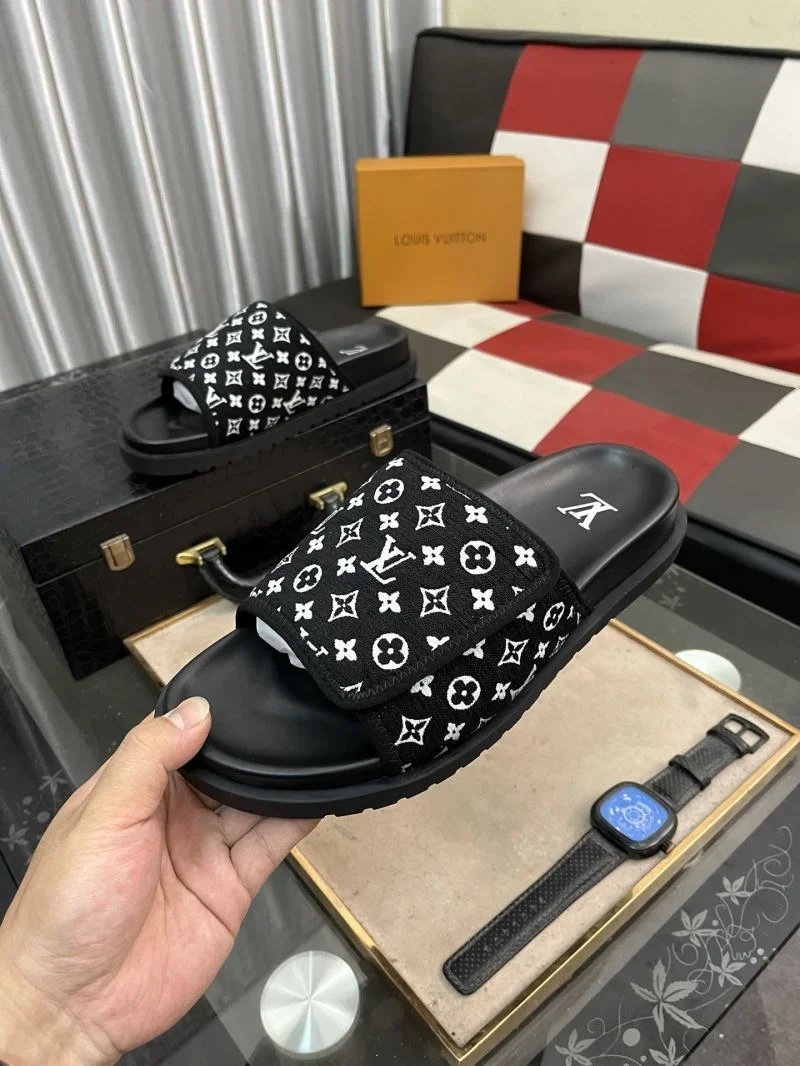 ComfortFit Louis Vuitton Slippers 32620