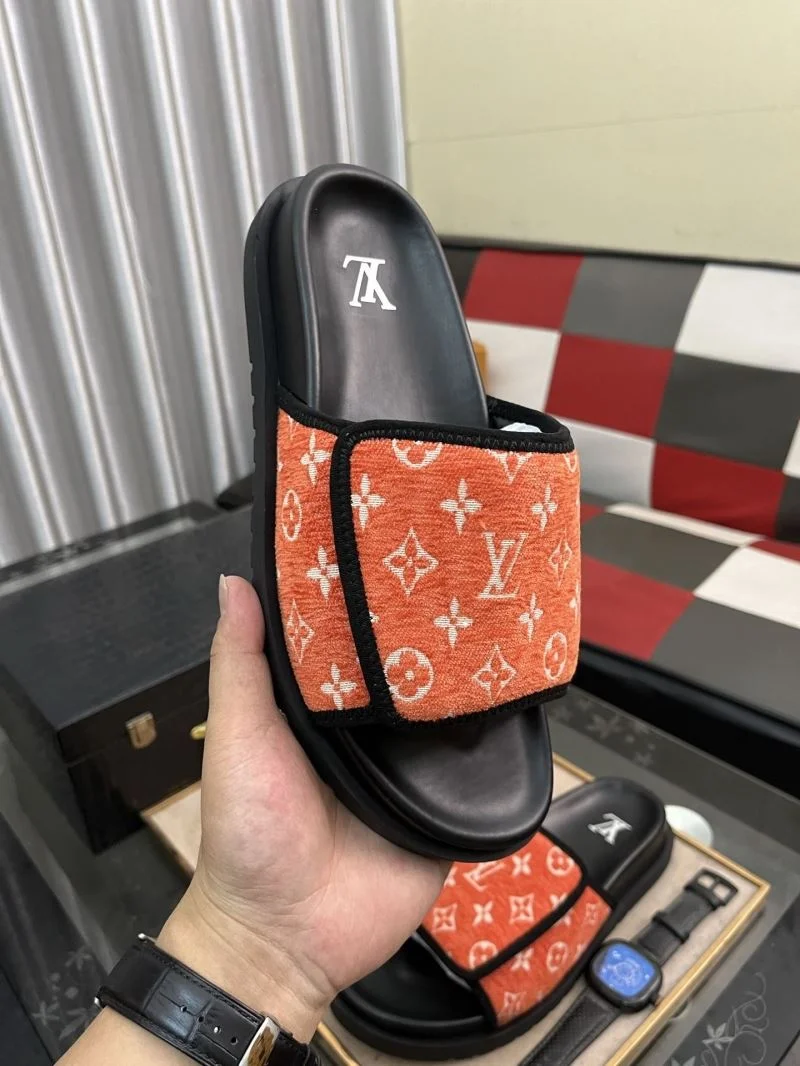 Unisex Louis Vuitton Slippers 32611
