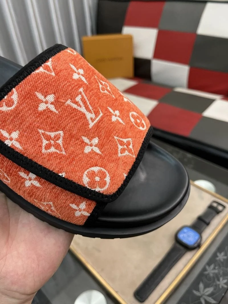 Unisex Louis Vuitton Slippers 32611