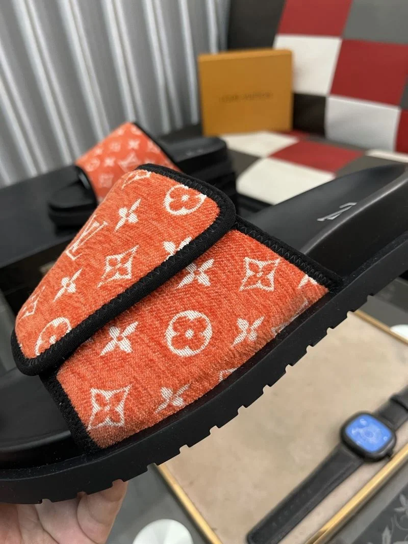 Unisex Louis Vuitton Slippers 32611