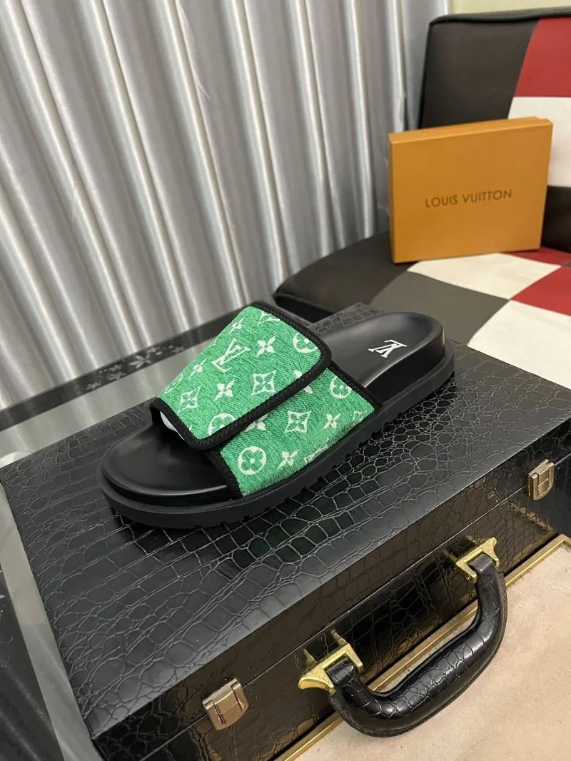 Bold Louis Vuitton Slippers 32609