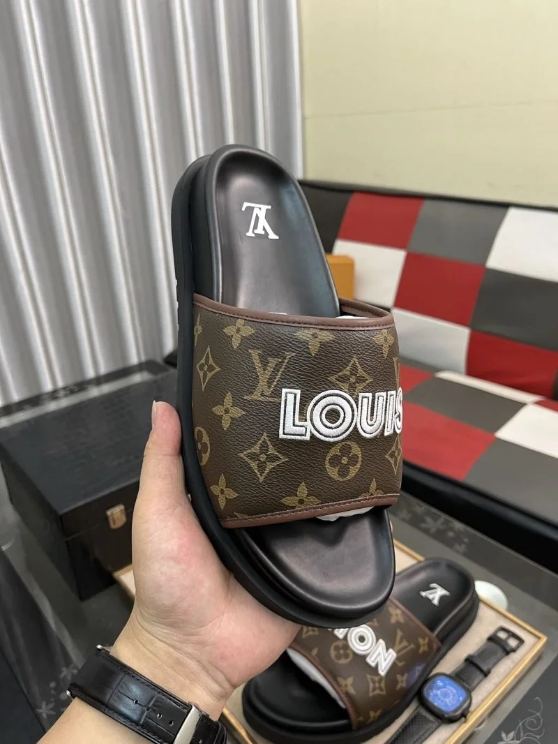 Durable Louis Vuitton Slippers 32598