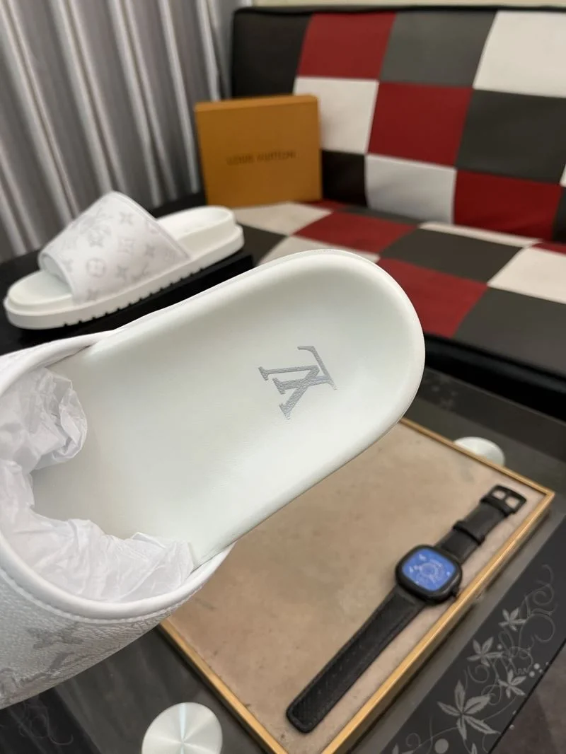 Louis Vuitton Slippers Sophisticated 32613