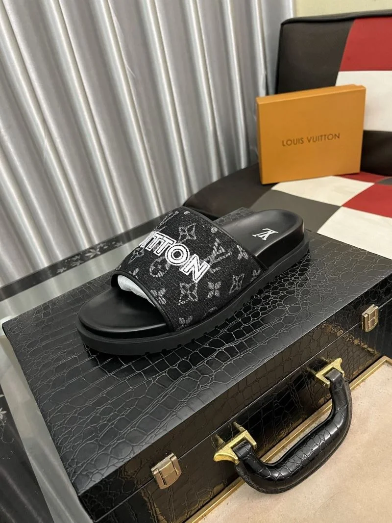 WellDesigned Louis Vuitton Slippers 32616