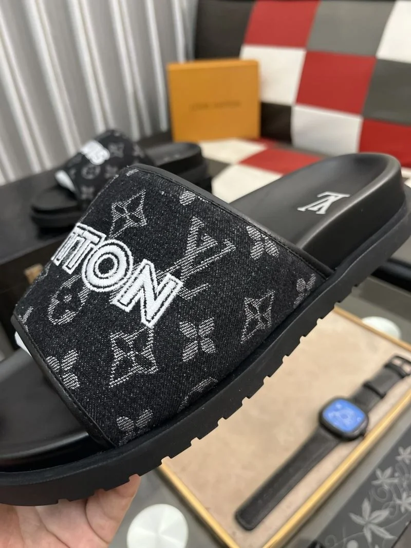 WellDesigned Louis Vuitton Slippers 32616
