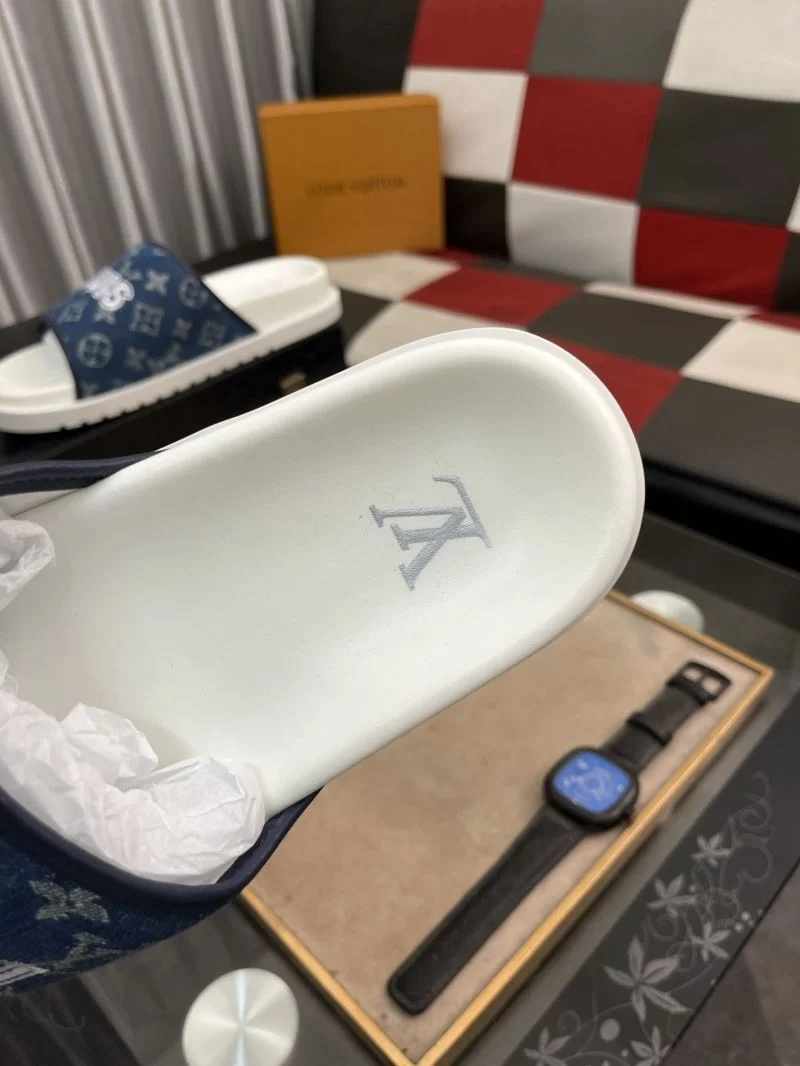 Resilient Louis Vuitton Slippers 32615
