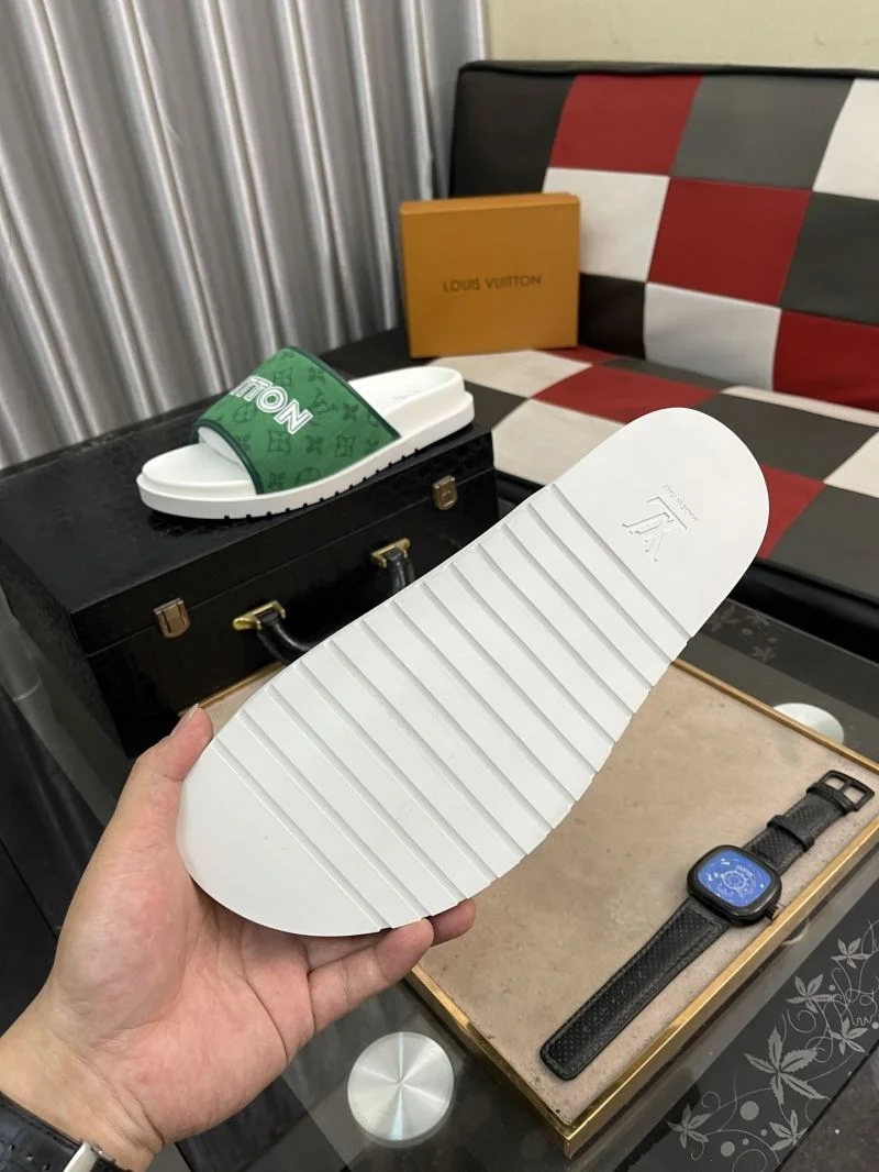 Stylish Louis Vuitton Slippers 32608