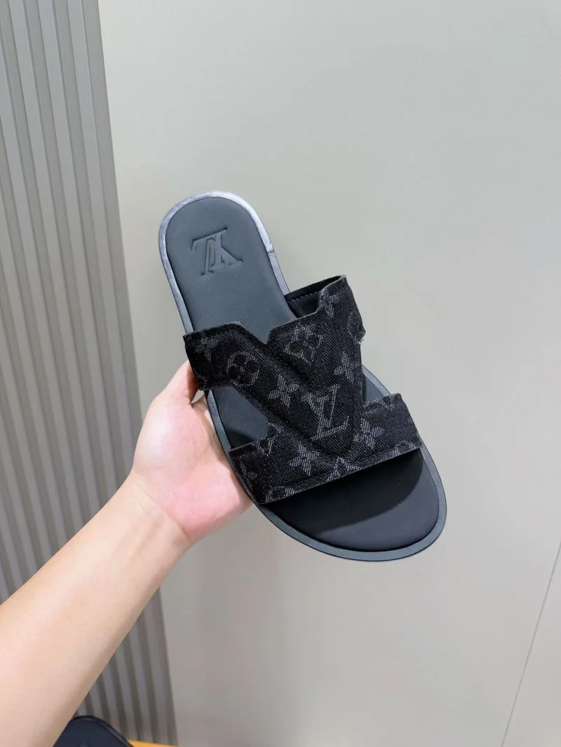 Stylish Louis Vuitton Slippers 32610