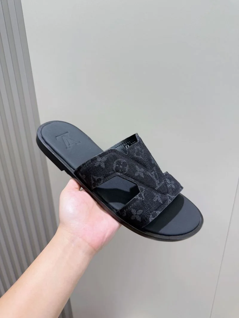Stylish Louis Vuitton Slippers 32610