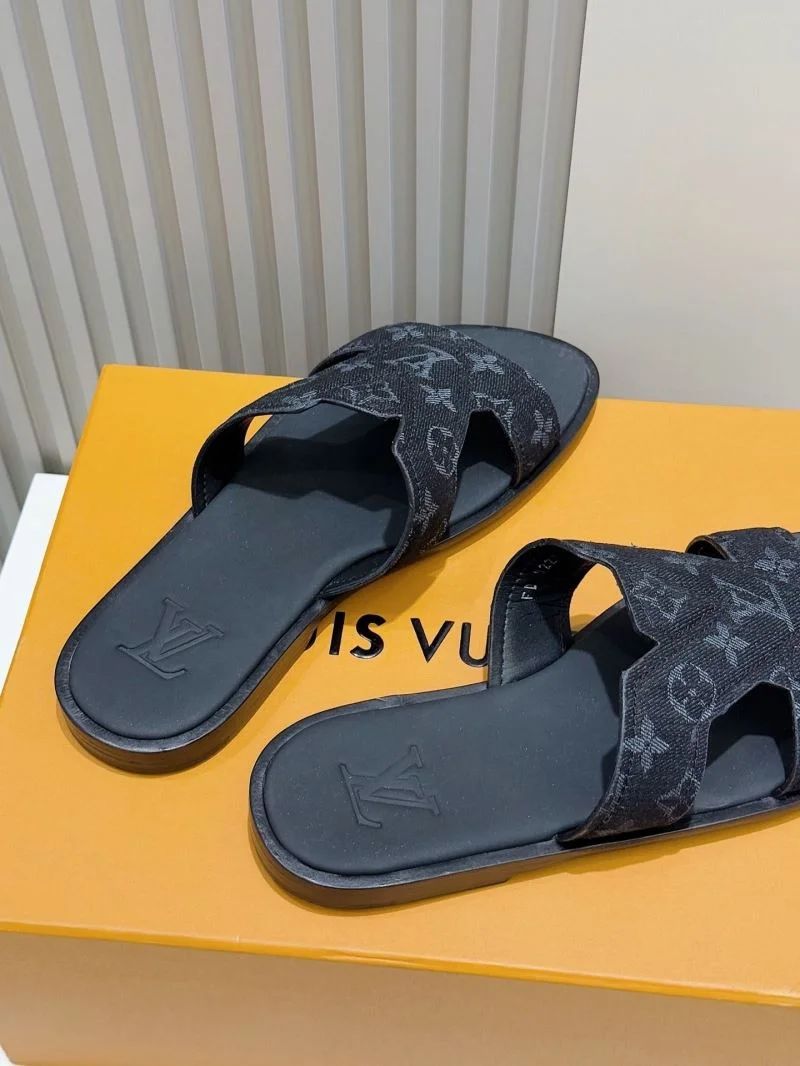 Stylish Louis Vuitton Slippers 32610
