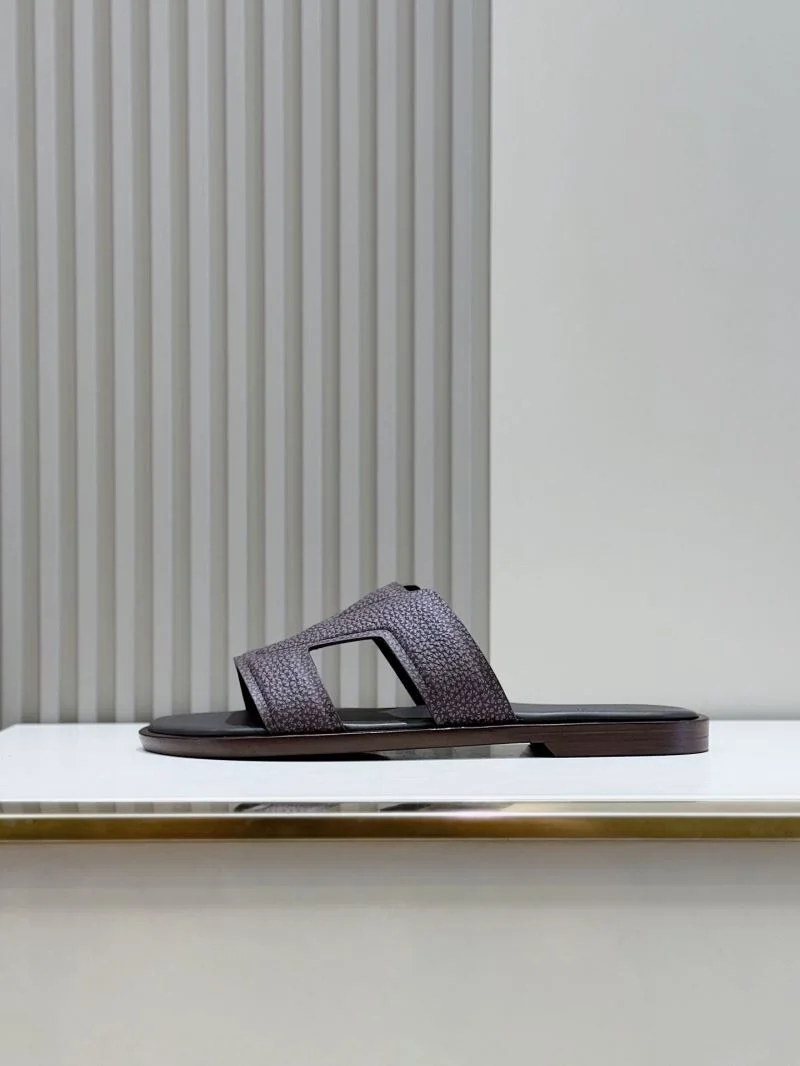 UrbanChic Louis Vuitton Slippers 32585