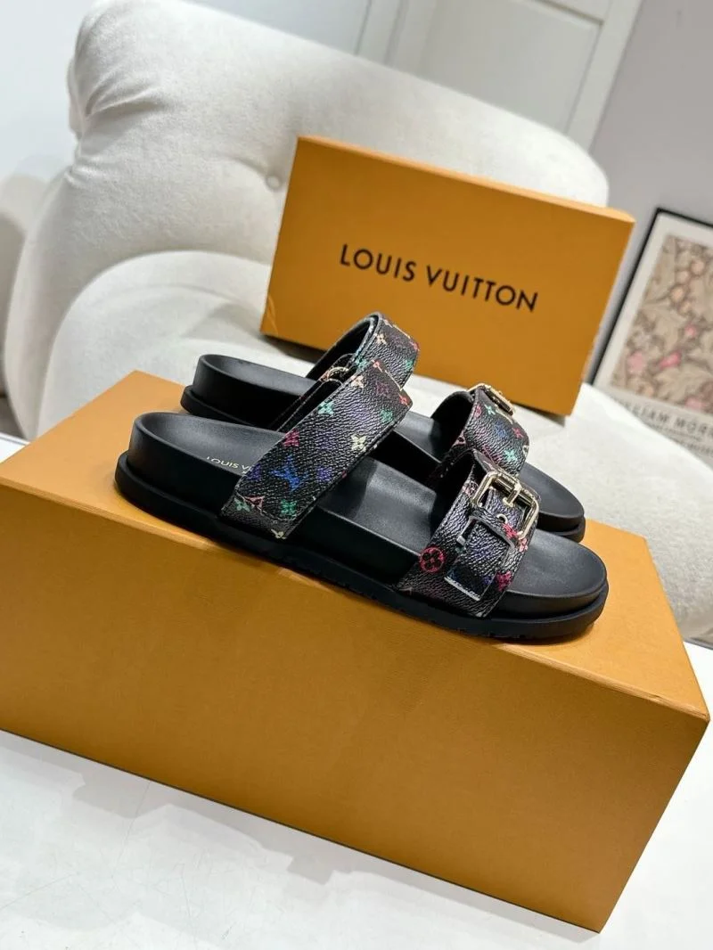 Stylish Louis Vuitton Slippers 33307