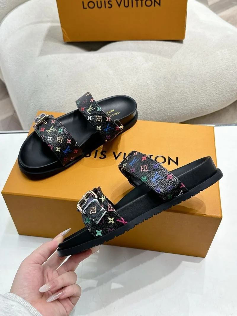 Stylish Louis Vuitton Slippers 33307