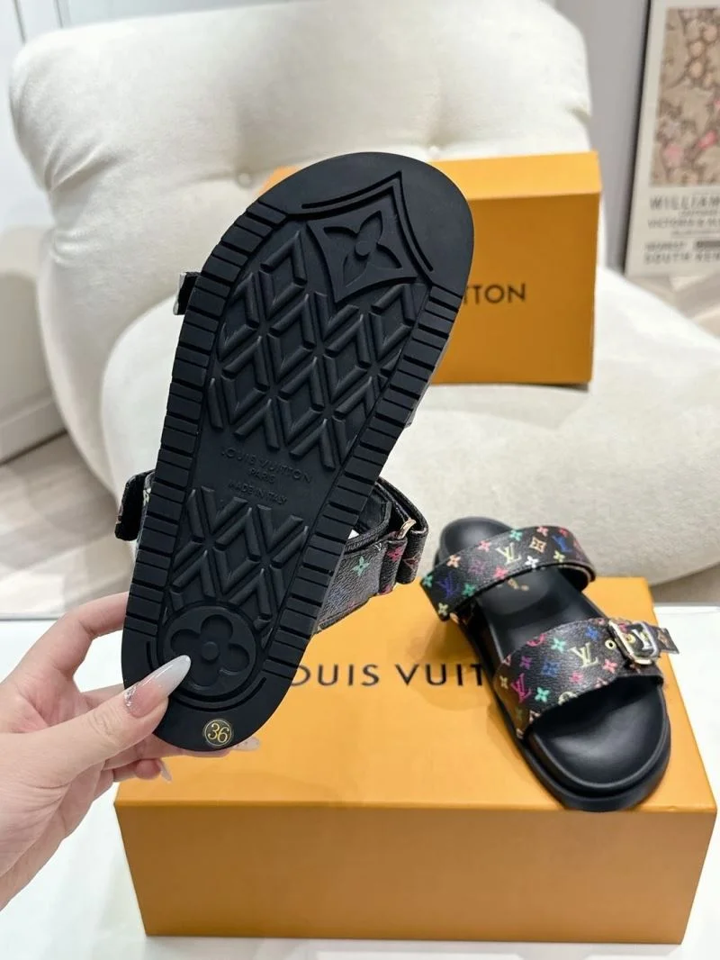 Stylish Louis Vuitton Slippers 33307