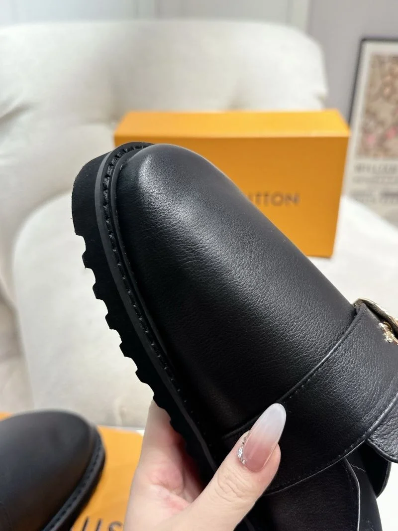 Louis Vuitton Slippers Elegant 33299
