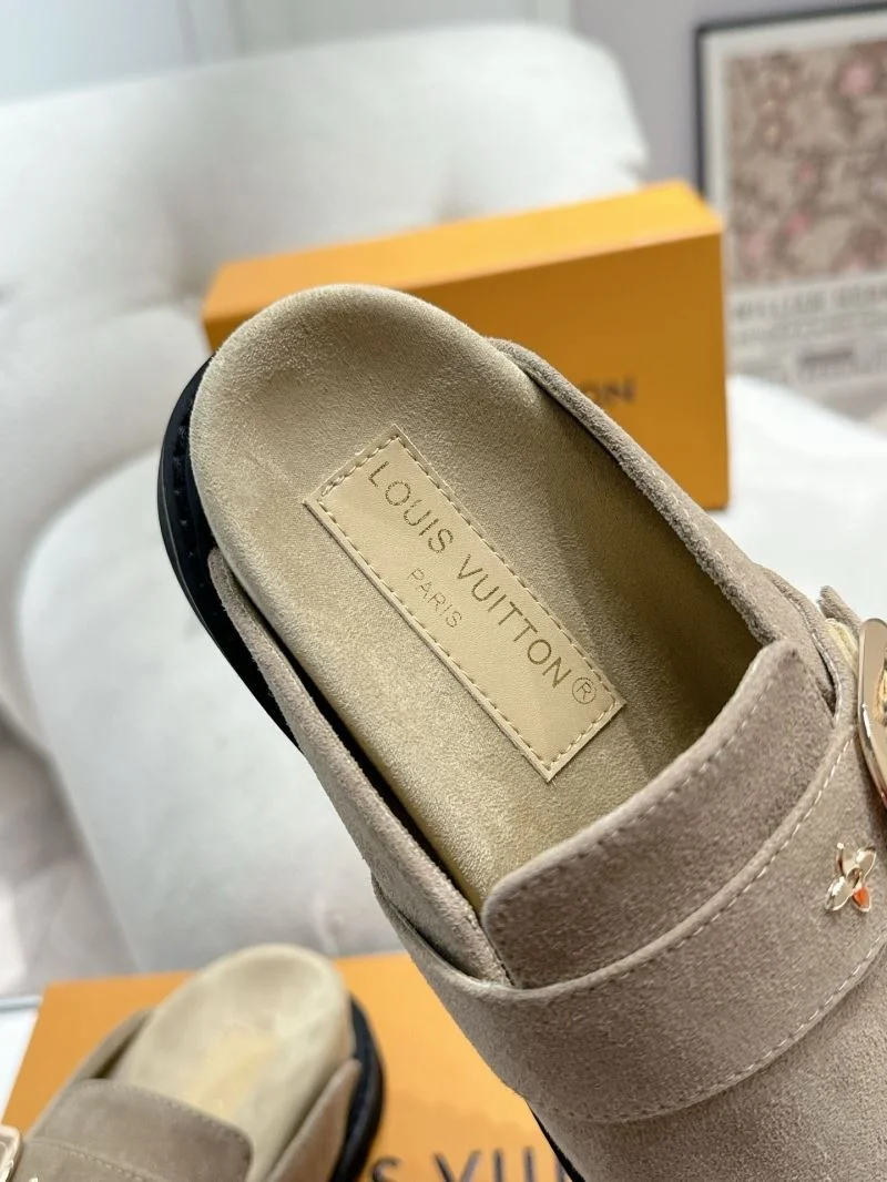 Louis Vuitton Slippers Unique 33300