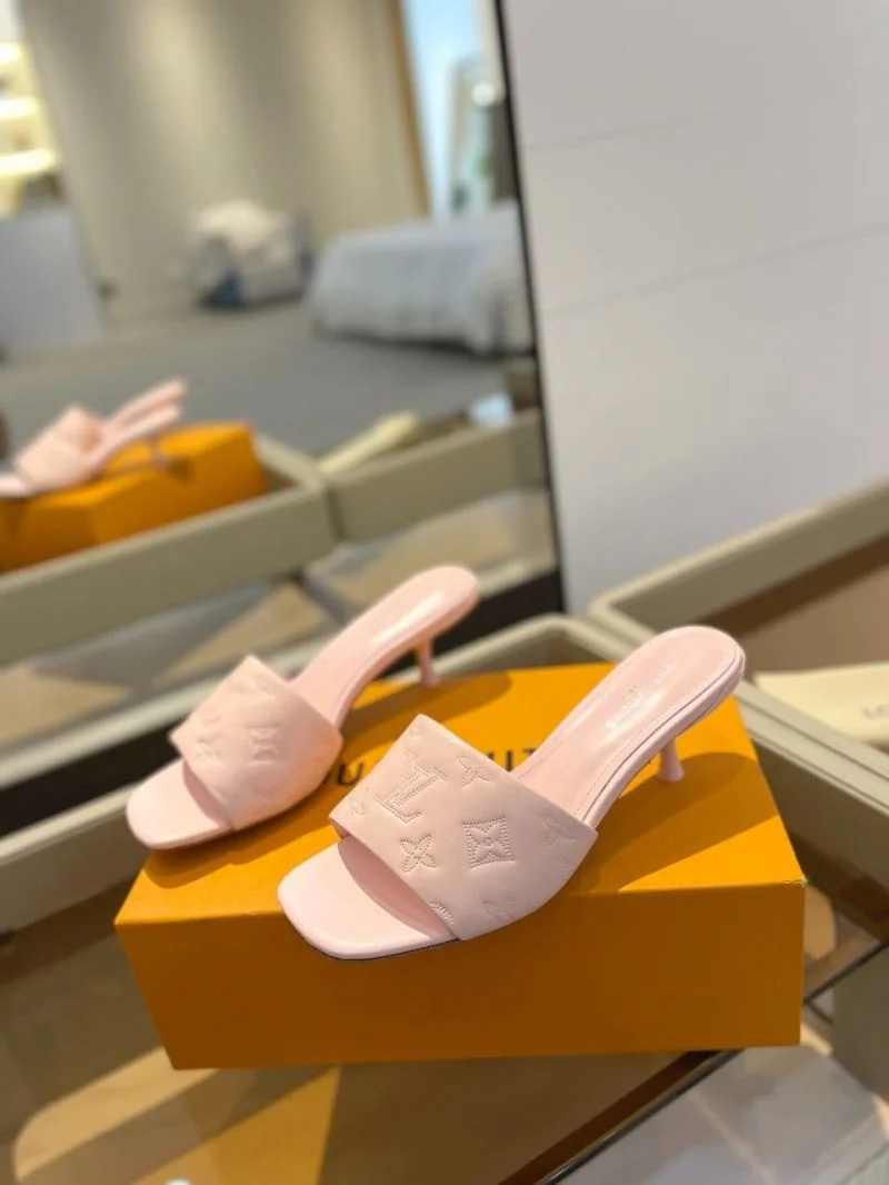Louis Vuitton Slippers Casual 33282