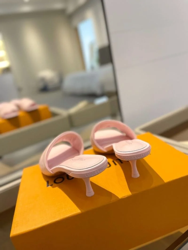 Louis Vuitton Slippers Casual 33282