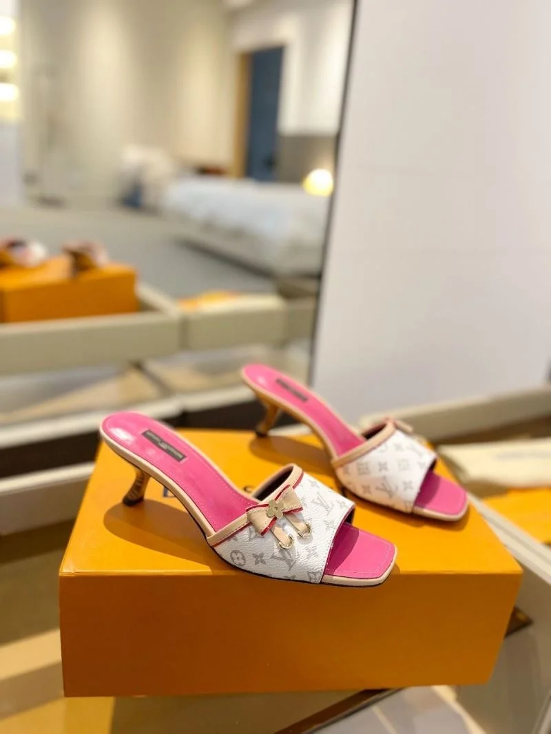 Supportive Louis Vuitton Slippers 33280