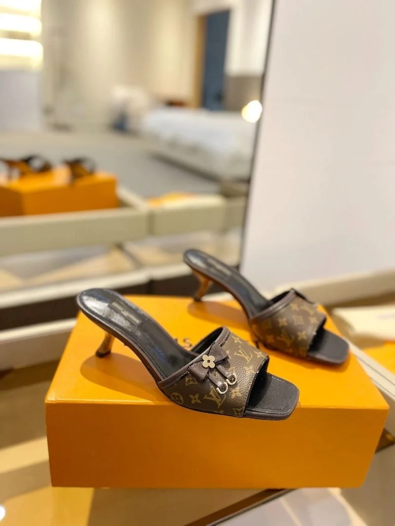 Trendy Louis Vuitton Slippers 33279