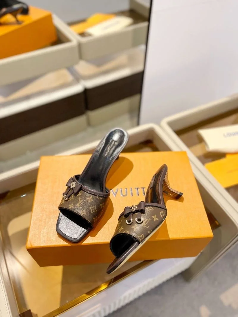 Trendy Louis Vuitton Slippers 33279