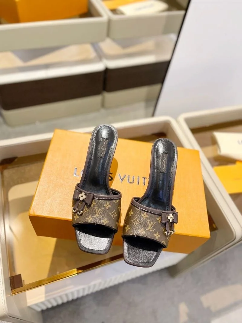 Trendy Louis Vuitton Slippers 33279