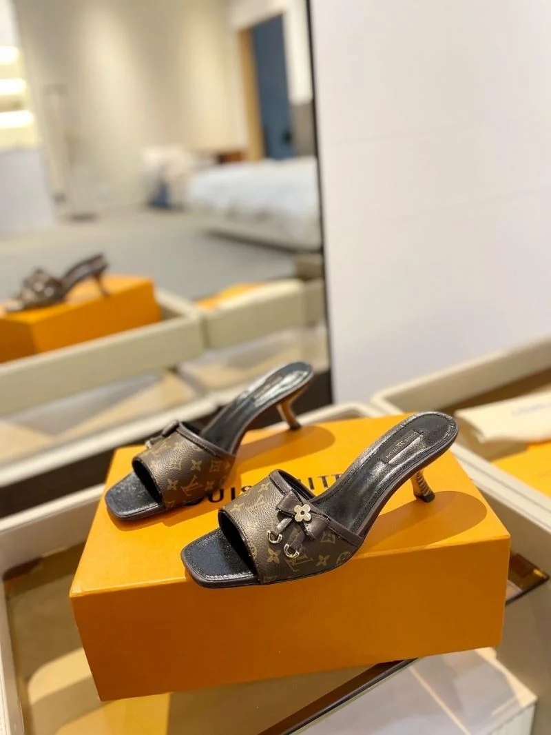 Trendy Louis Vuitton Slippers 33279