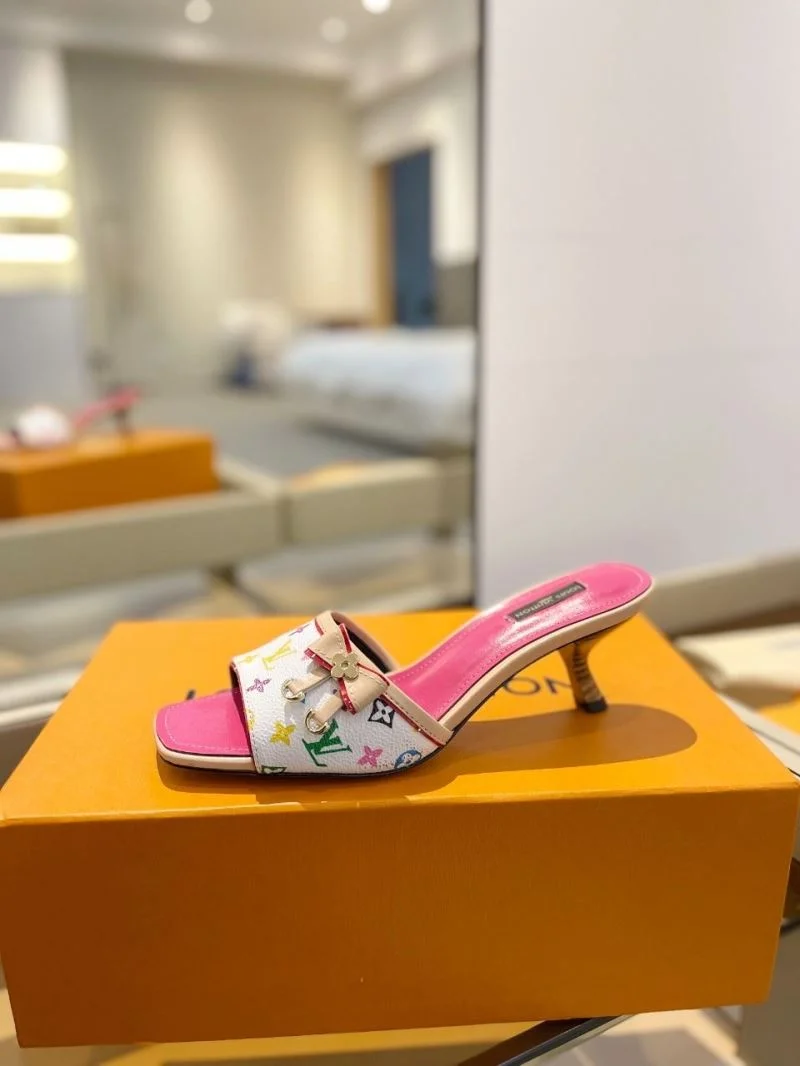 Bright Louis Vuitton Slippers 33278