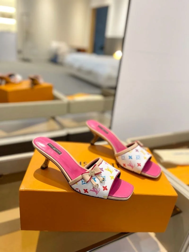 Bright Louis Vuitton Slippers 33278