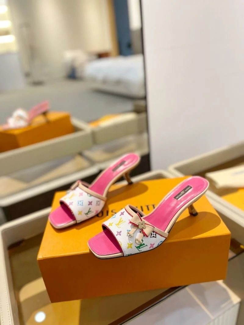 Bright Louis Vuitton Slippers 33278