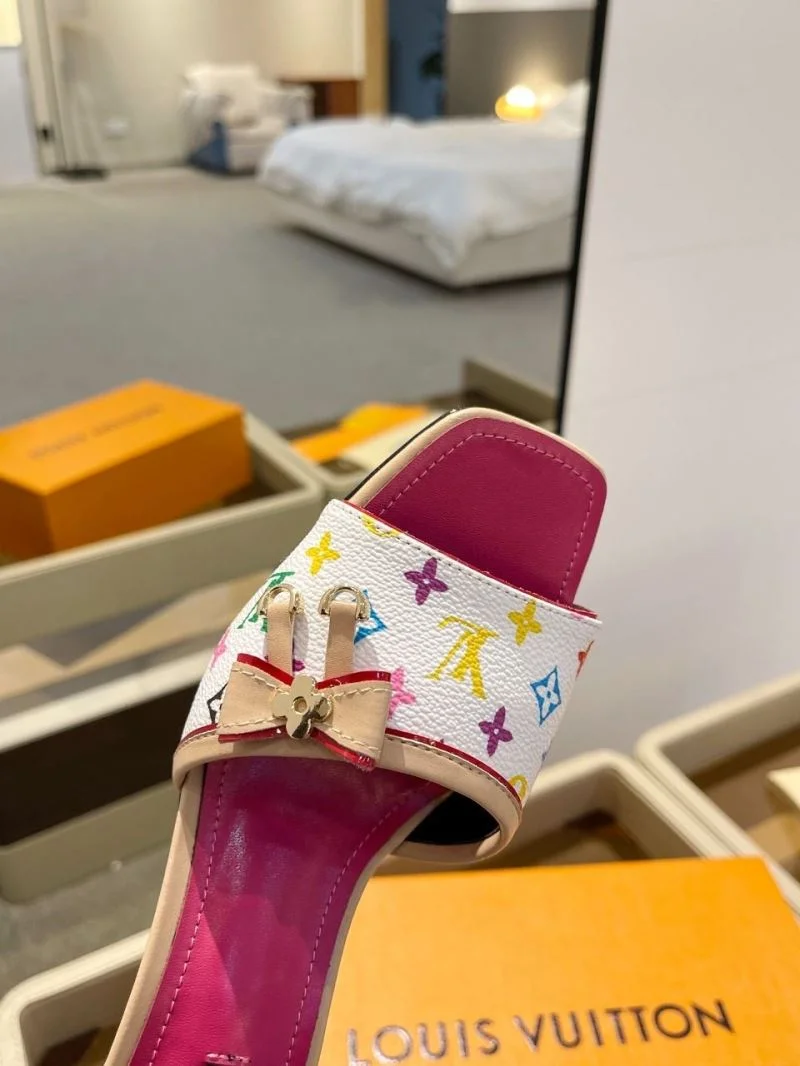 Bright Louis Vuitton Slippers 33278