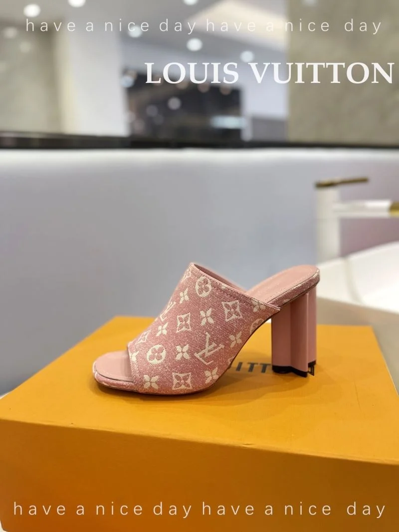 Bright Louis Vuitton Slippers 33264