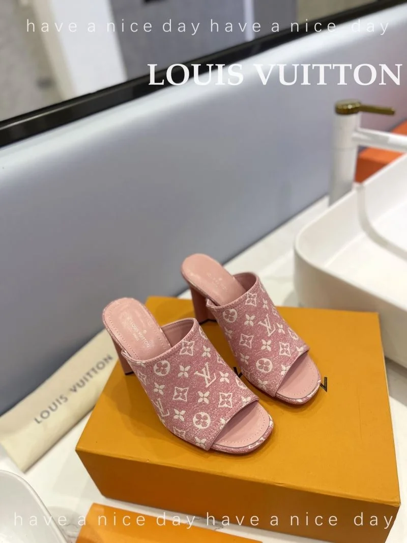 Bright Louis Vuitton Slippers 33264