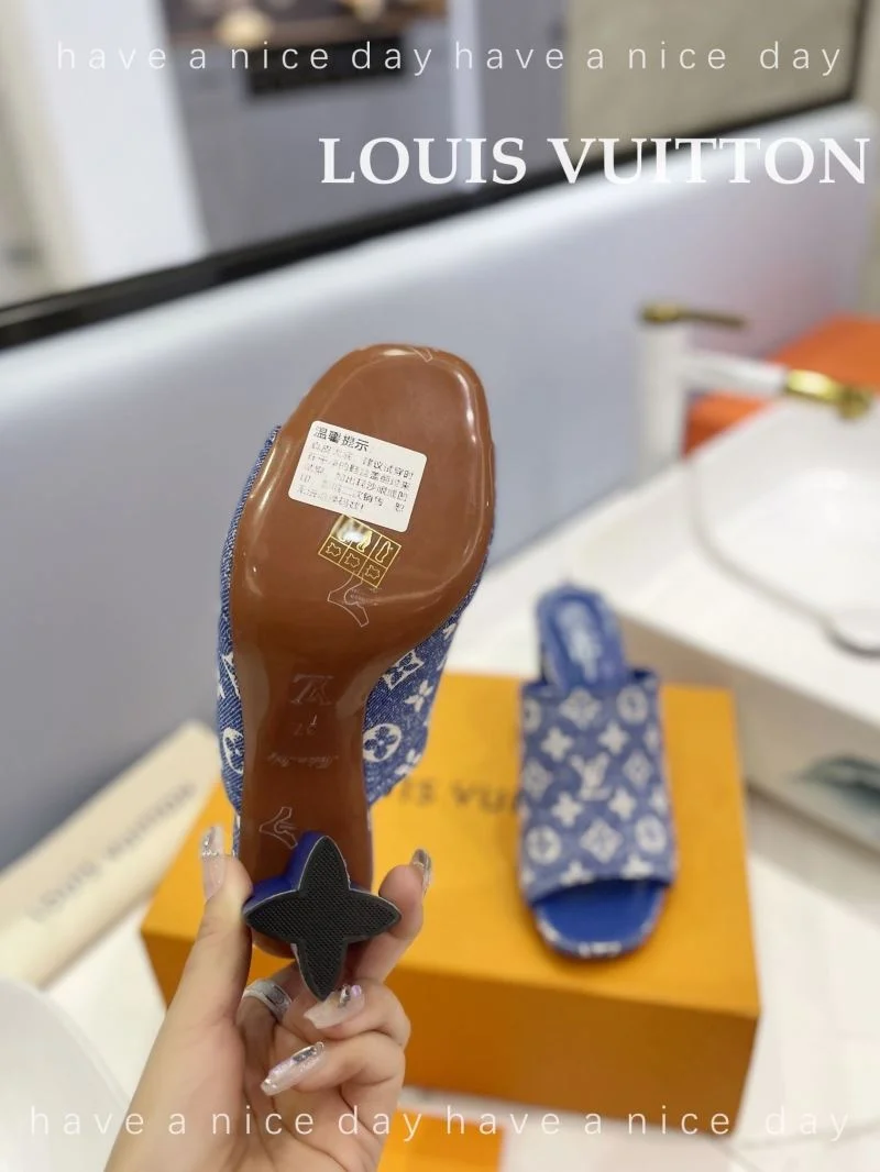 Supportive Louis Vuitton Slippers 33259