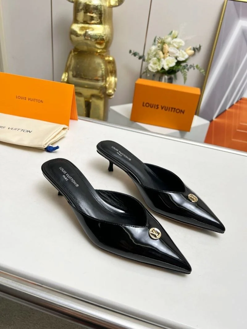 Cozy Louis Vuitton Slippers 33247