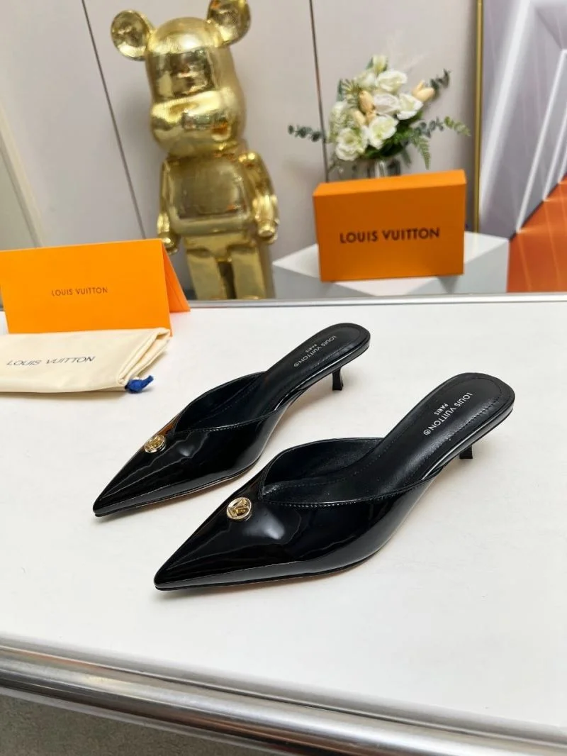 Cozy Louis Vuitton Slippers 33247