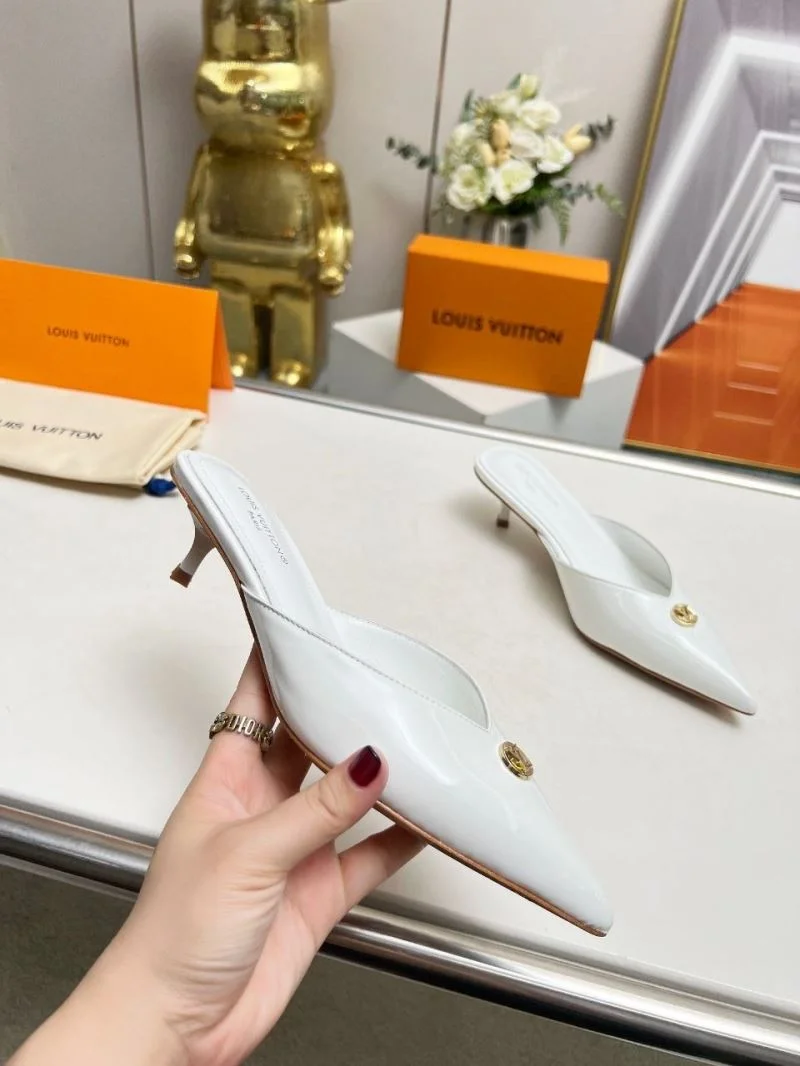 Flexible Louis Vuitton Slippers 33261