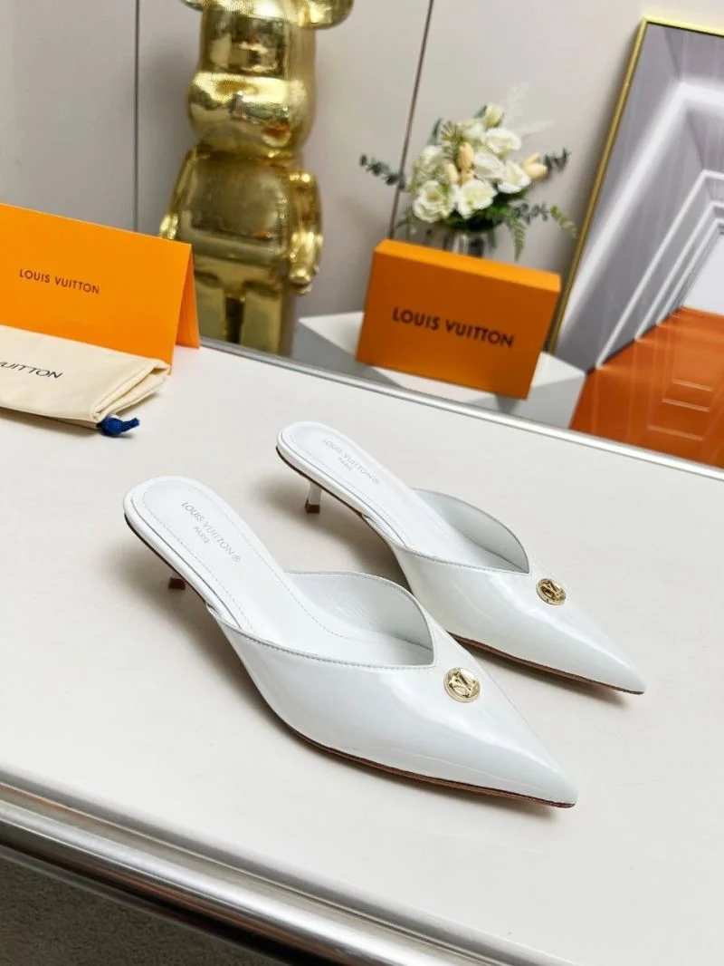 Flexible Louis Vuitton Slippers 33261