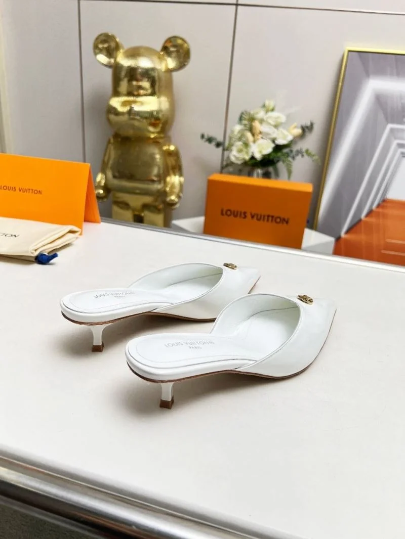 Flexible Louis Vuitton Slippers 33261