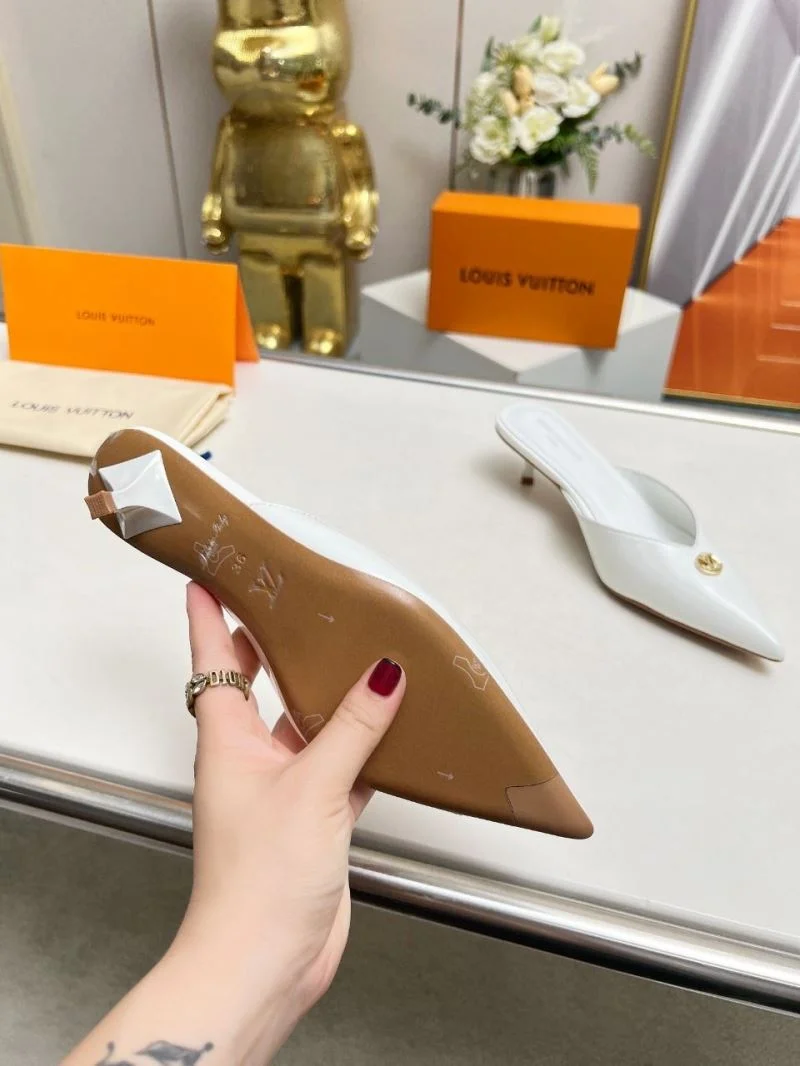 Flexible Louis Vuitton Slippers 33261