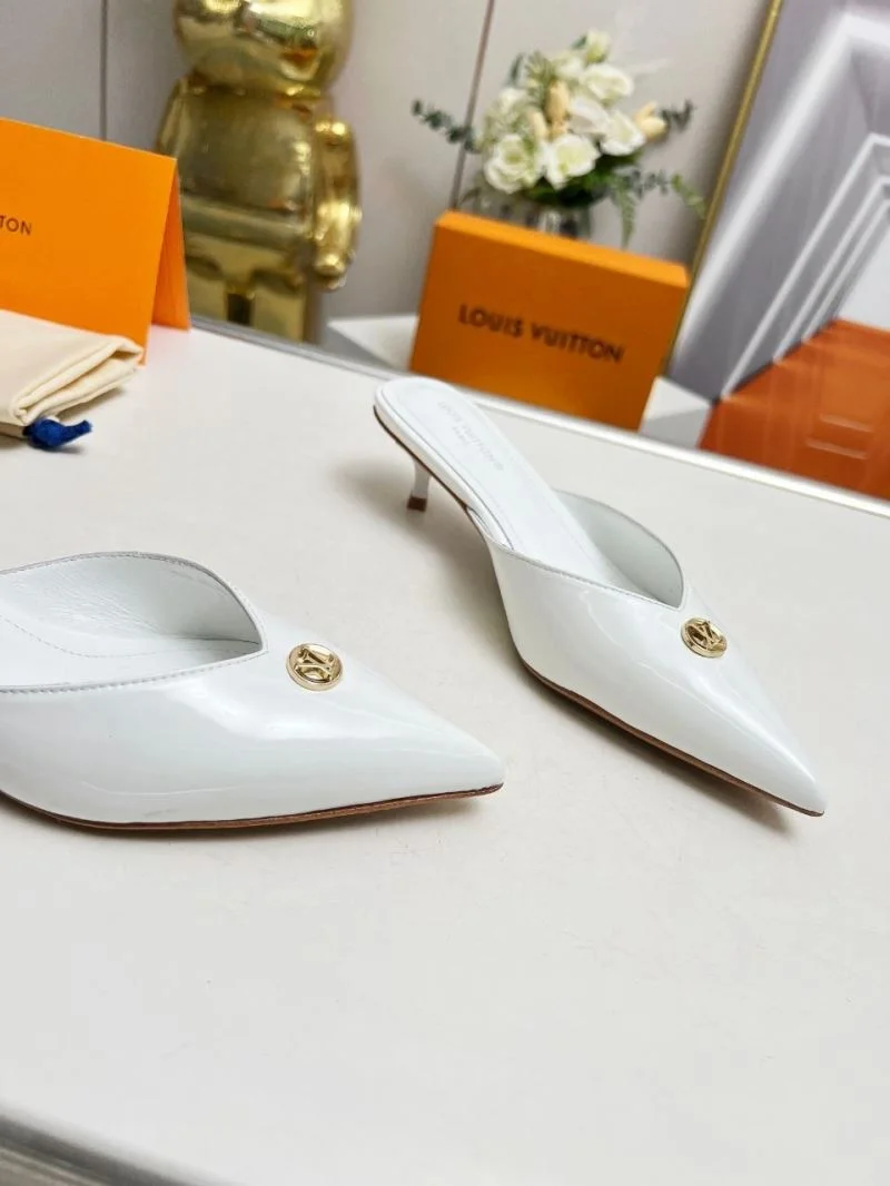 Flexible Louis Vuitton Slippers 33261