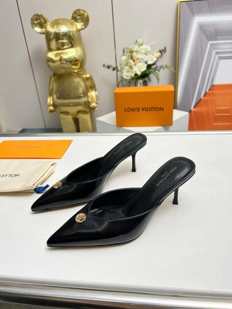 Sleek Louis Vuitton Slippers 33251