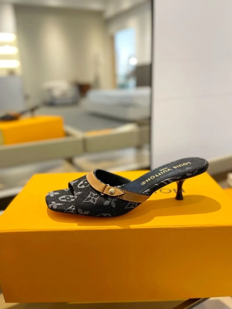ZipUp Louis Vuitton Slippers 33238
