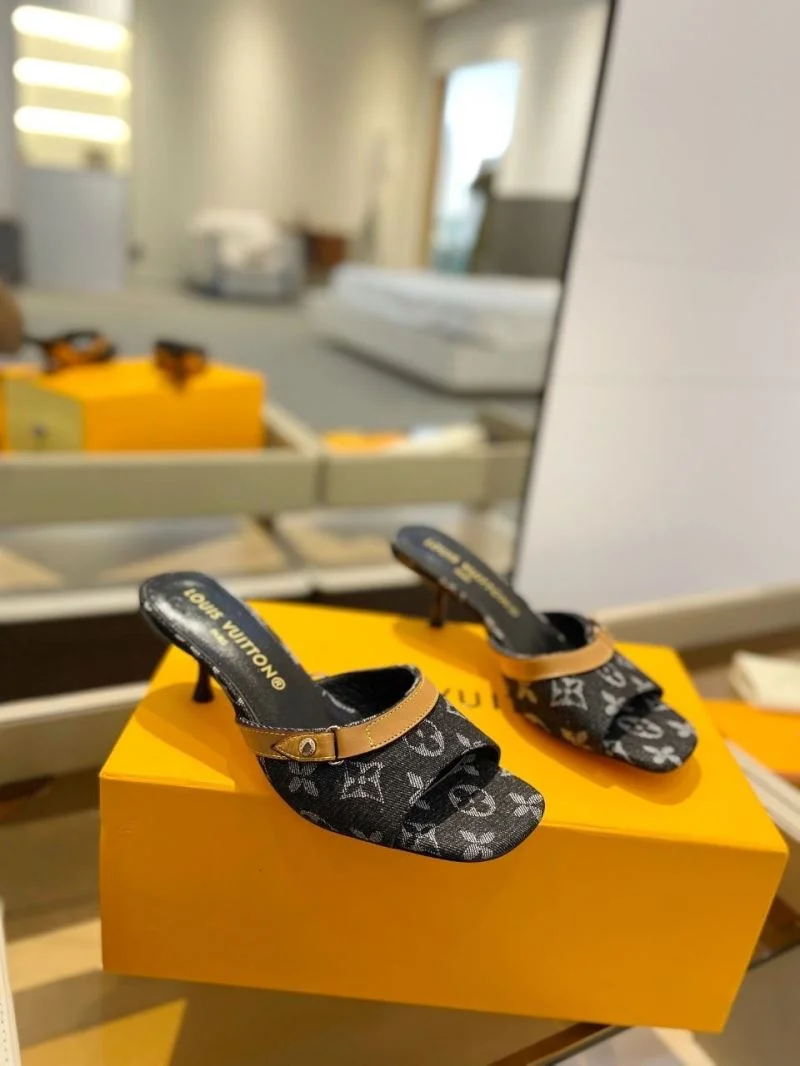 ZipUp Louis Vuitton Slippers 33238